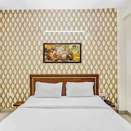 Hotel Noida Continental At Noida City Center 外观 照片