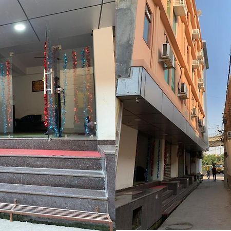 Hotel Noida Continental At Noida City Center 外观 照片
