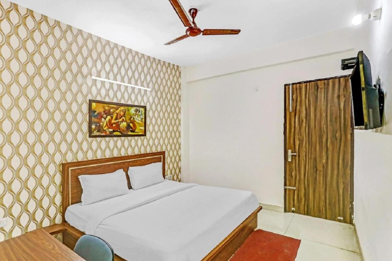Hotel Noida Continental At Noida City Center 外观 照片