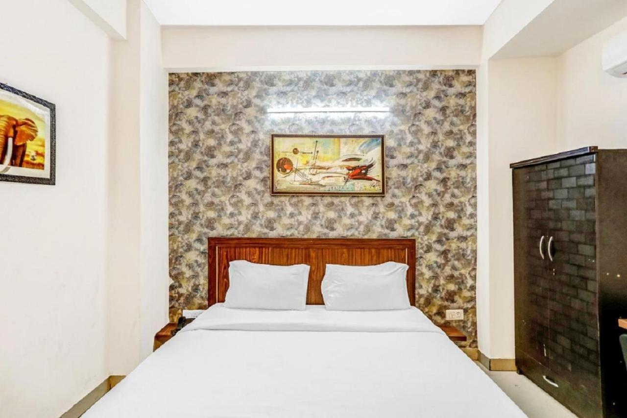 Hotel Noida Continental At Noida City Center 外观 照片