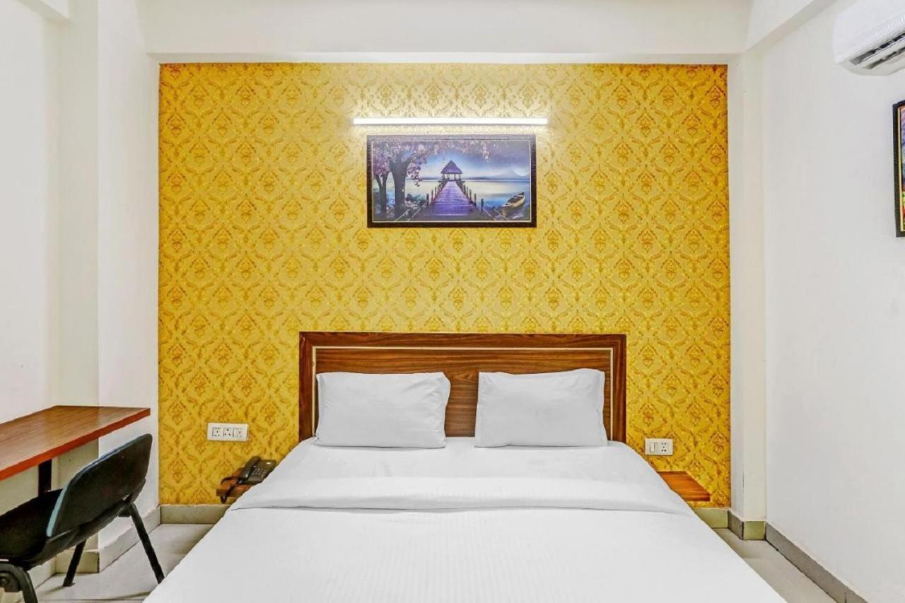 Hotel Noida Continental At Noida City Center 外观 照片