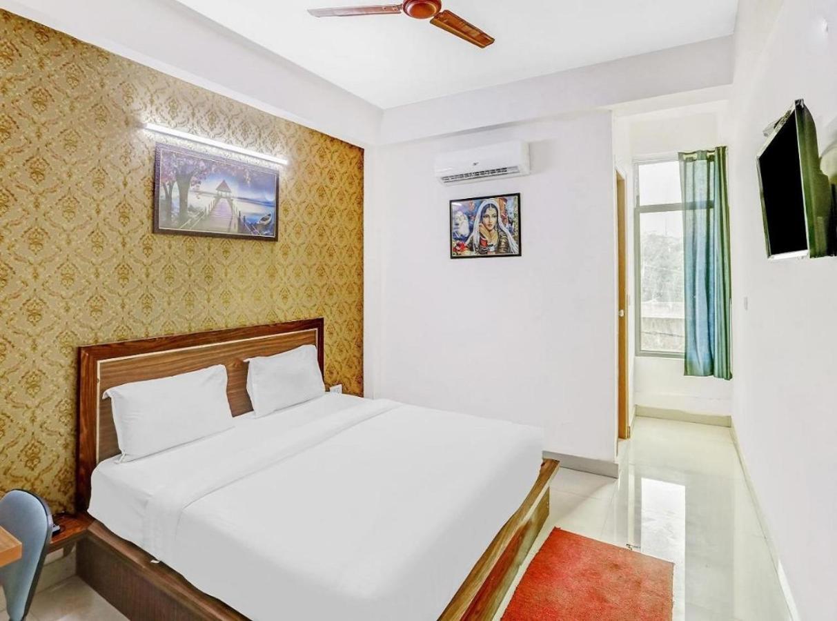 Hotel Noida Continental At Noida City Center 外观 照片