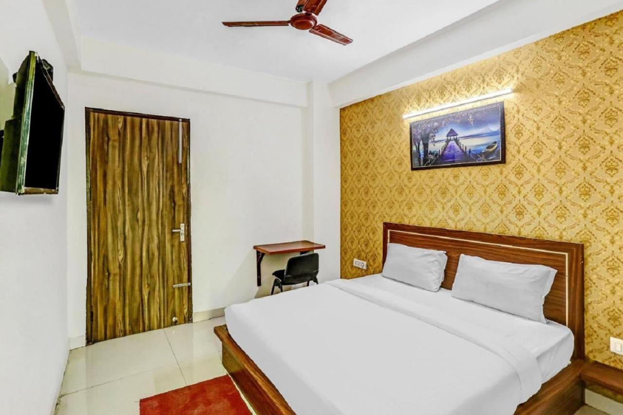 Hotel Noida Continental At Noida City Center 外观 照片