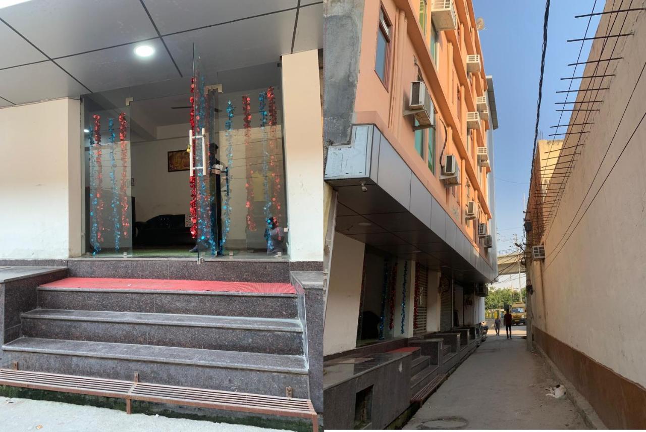 Hotel Noida Continental At Noida City Center 外观 照片