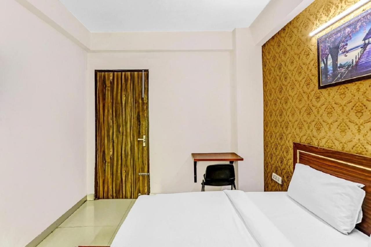 Hotel Noida Continental At Noida City Center 外观 照片