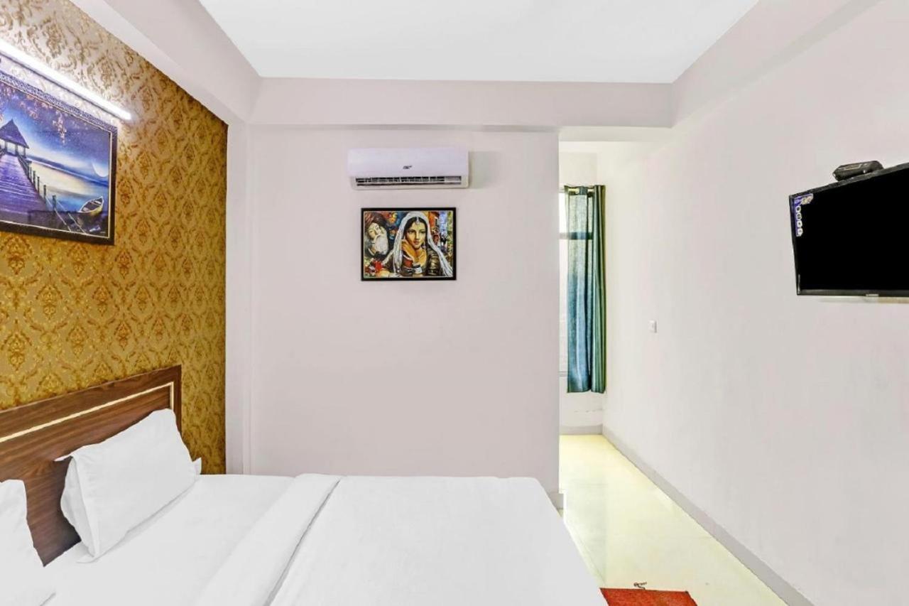 Hotel Noida Continental At Noida City Center 外观 照片